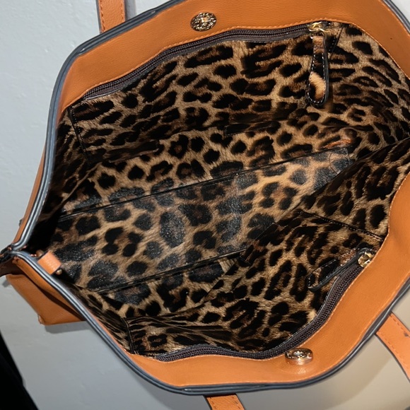 Nichole Lee by Variedades Cristina Large Nikky Shoulder Bag - Picture 10 of 11